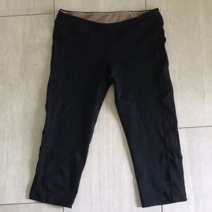 Vimmia Pants - Vimmia Black Flora Mesh Capri Vimmia Pants - Vimmia Black Flora Mesh Capri